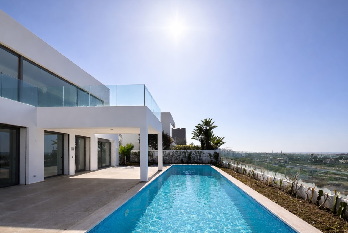 piscine extérieure villa à louer Aïn Diab