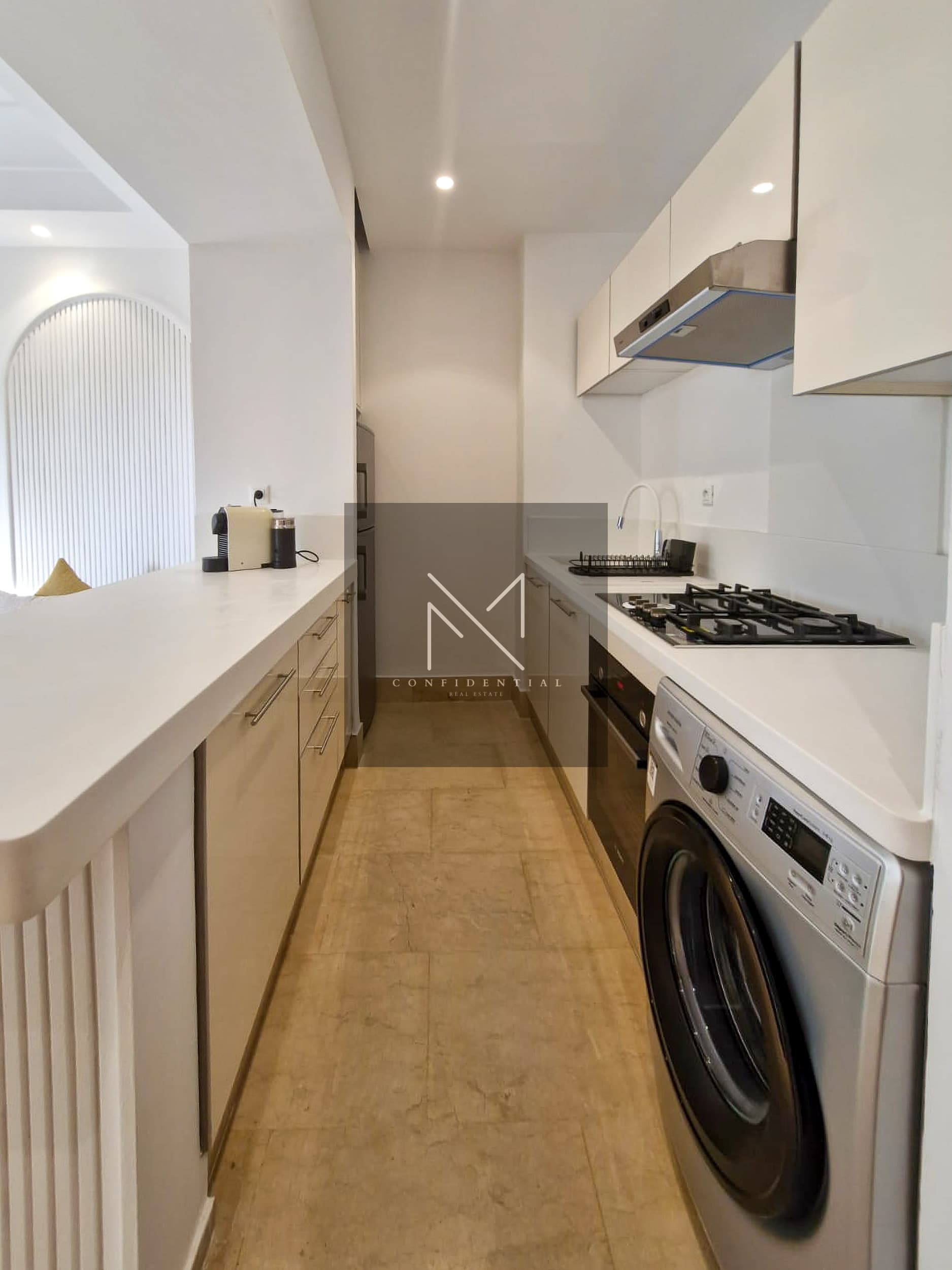 À LOUER – APPARTEMENT MEUBLÉ AVEC GRANDE TERRASSE – CASABLANCA FINANCE CITY (CFC)